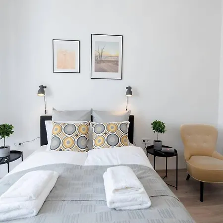 New A C With View Of The Synagogue Apartment *