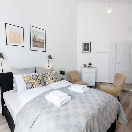 New A C With View Of The Synagogue Apartment Budapest