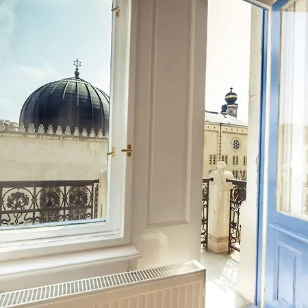 Daire New A C With View Of The Synagogue Budapeşte