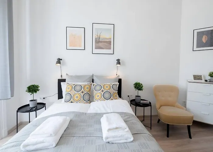 New A C With View Of The Synagogue Apartment *