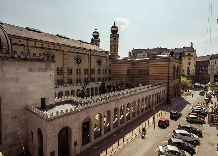New A C With View Of The Synagogue